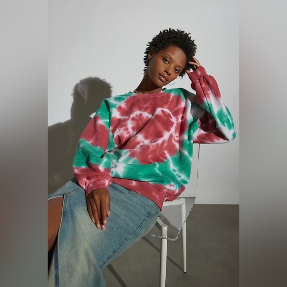 NWT Urban Renewal Remade Heart Tie Dye Sweatshirt in Red, size L/XL, 25”ptp - Picture 1 of 9